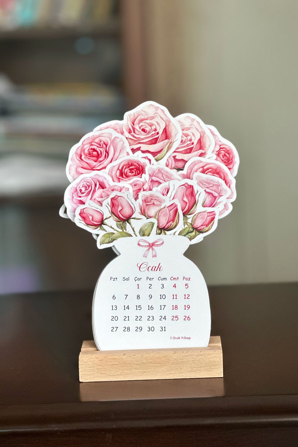 2026 Ahşap Standlı Çiçekli Özel Tasarım Takvim, 2026 Gül Takvim Masaüstü Yılbaşı Yeni Yıl Hediyesi