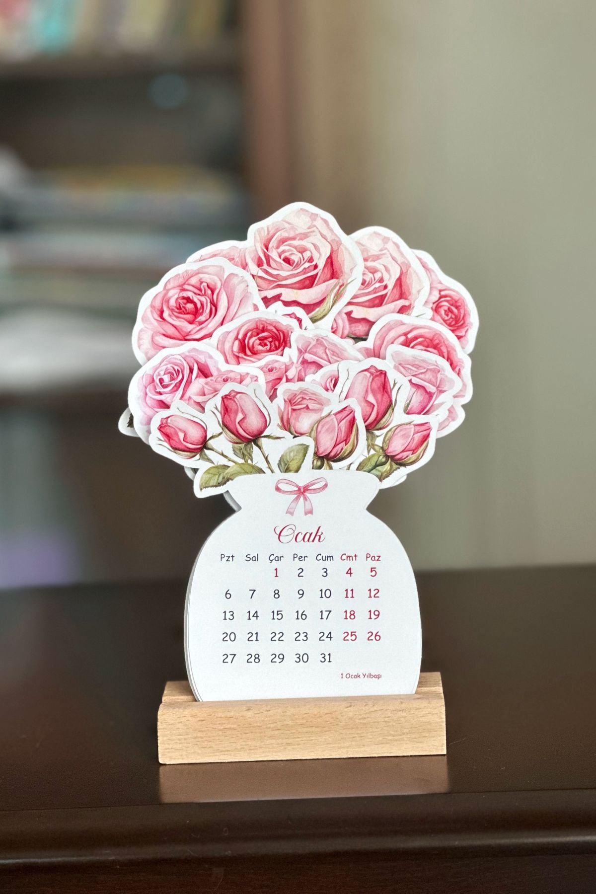 2026 Ahşap Standlı Çiçekli Özel Tasarım Takvim, 2026 Gül Takvim Masaüstü Yılbaşı Yeni Yıl Hediyesi