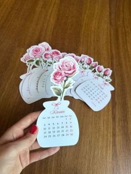 2026 Ahşap Standlı Çiçekli Özel Tasarım Takvim, 2026 Gül Takvim Masaüstü Yılbaşı Yeni Yıl Hediyesi