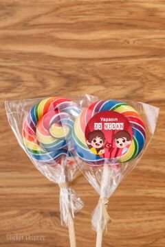 23 Nisan Etiketi Kırmızı Zeminli Çocuklu Ulusal Egemenlik Ve Çocuk Bayramı Sticker