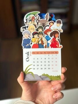 2026 Studio Ghibli Miyazaki Temalı Ahşap Standlı Özel Tasarım Takvim 2026 Masa Takvimi Hediye