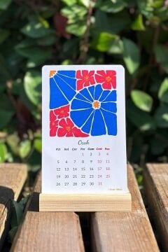 2026 Canlı Renklerde Matisse Çiçekli Ahşap Standlı Özel Tasarım Takvim, 2026 Masaüstü Takvim Hediye