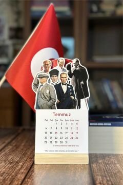 2026 Atatürk Temalı Ahşap Standlı Özel Tasarım Takvim 2026 Masa Takvimi Hediye