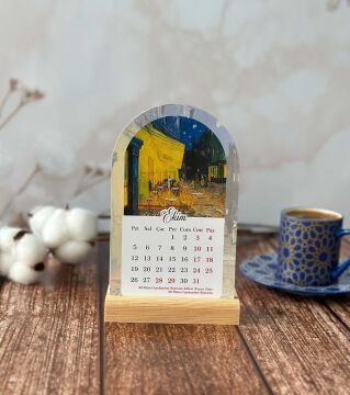 2026 Van Gogh Temalı Ahşap Standlı Özel Tasarım Takvim 2026 Masa Takvimi Hediye