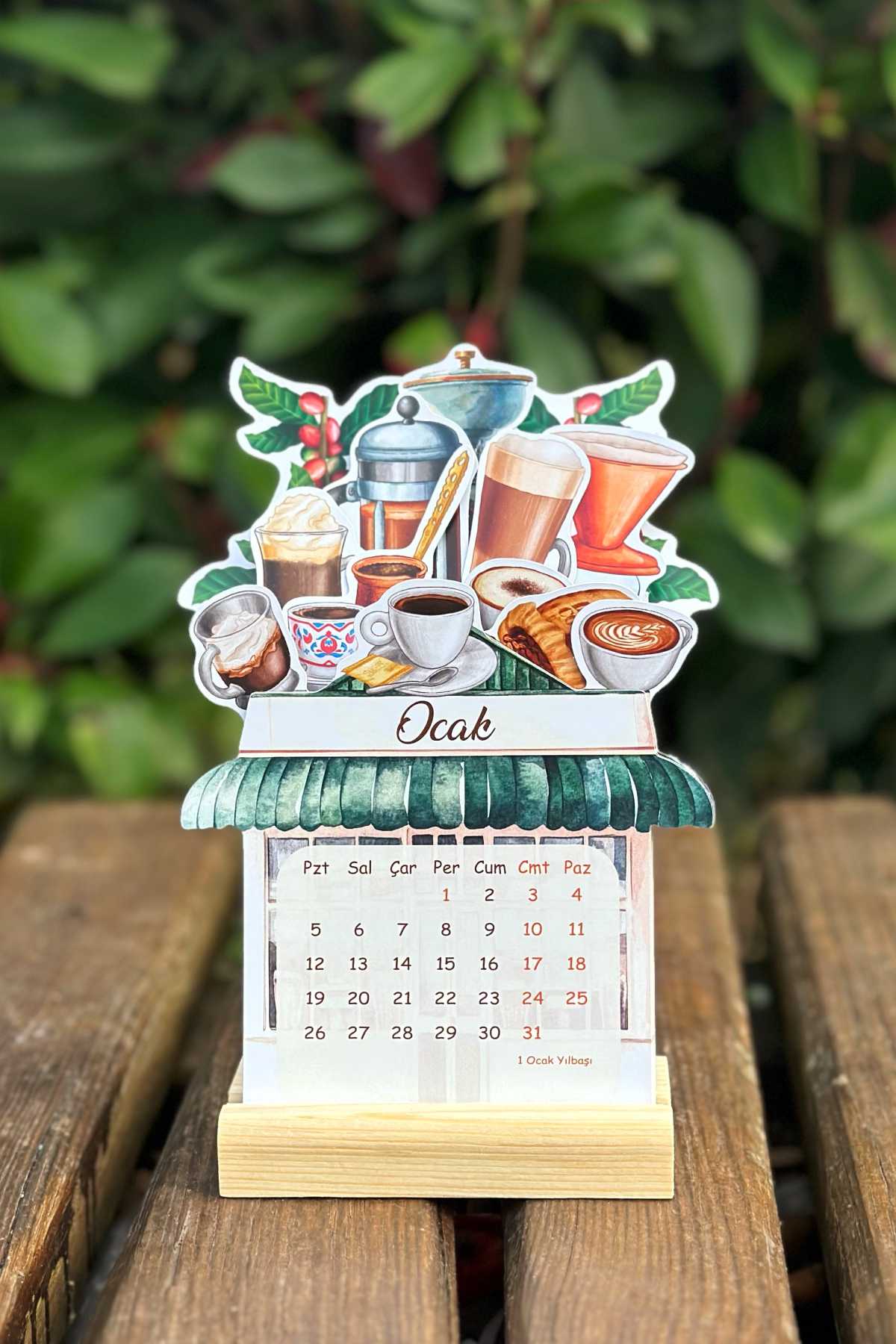 2026 Kahve Temalı Ahşap Standlı Özel Tasarım Takvim Masa Takvimi Yılbaşı Hediyesi
