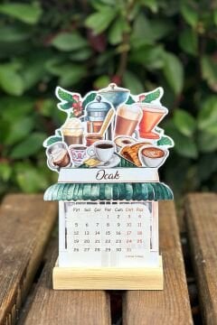 2026 Kahve Temalı Ahşap Standlı Özel Tasarım Takvim Masa Takvimi Yılbaşı Hediyesi