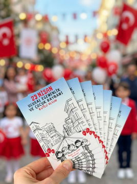 23 Nisan Temalı Kesikli 10 Adet 14x9 Cm Tebrik Bileklik Lolipop Hediye Kartı - 23 Nisan Hediyesi