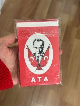 İpli Ata Bayrak Orta Boy 40'lı 8x13cm 1 Paket Atalı Kağıt Bayrak İpli Sıralı Bayrak Sınıf Süsleme