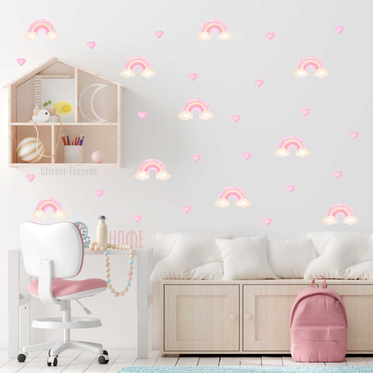 Bulutlu Pembe Gökkuşakları Ve Kalpler Sticker Seti