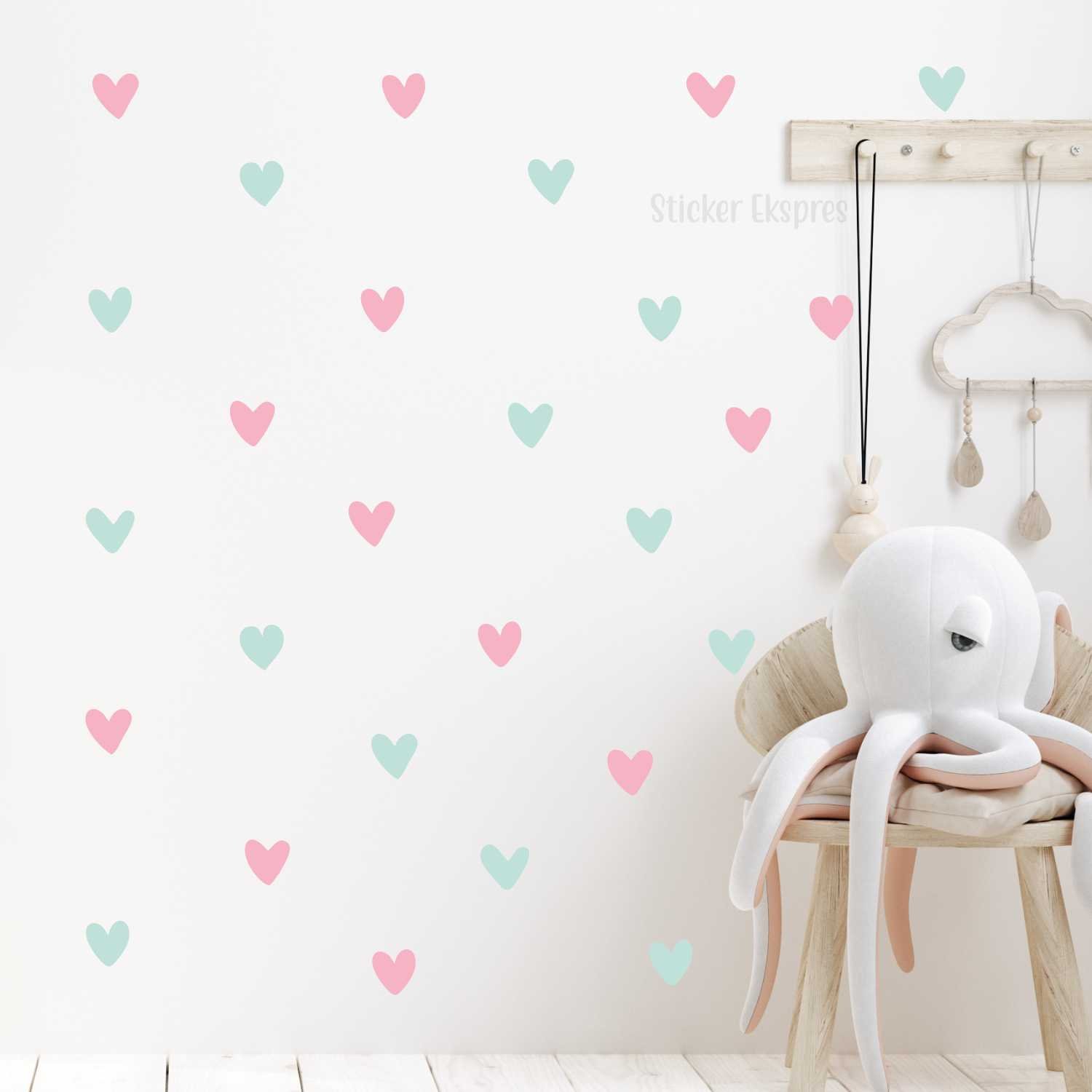Açık Pembe Mint Yeşili Asimetrik Kalpler Sticker Seti