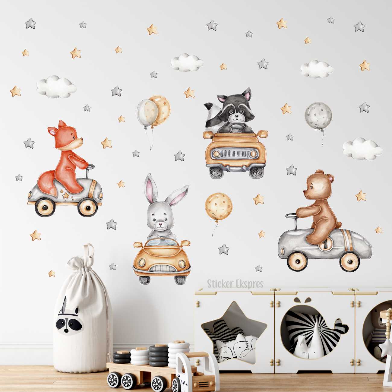 Sevimli Hayvanlar Araba Yarışında Çocuk Odası Sticker Seti